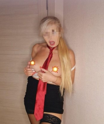 🌹 Живу в Москве и каждому мужчине предлагаю ощутить незабываемые мгновения в моей компании. 💫 Мои услуги охватывают все, что ты пожелаешь: классический секс, анал, оральные ласки, эротический массаж и многое другое. 💋 Гарантирую анонимность, безопасность и полную конфиденциальность. 💯 Не забудь взглянуть на мои фото, чтобы увидеть, насколько я сексуальна и соблазнительна. 😉 Позволь себе роскошь и позвони мне прямо сейчас, чтобы чувствовать себя настоящим мужчиной! 📞✨ Инна